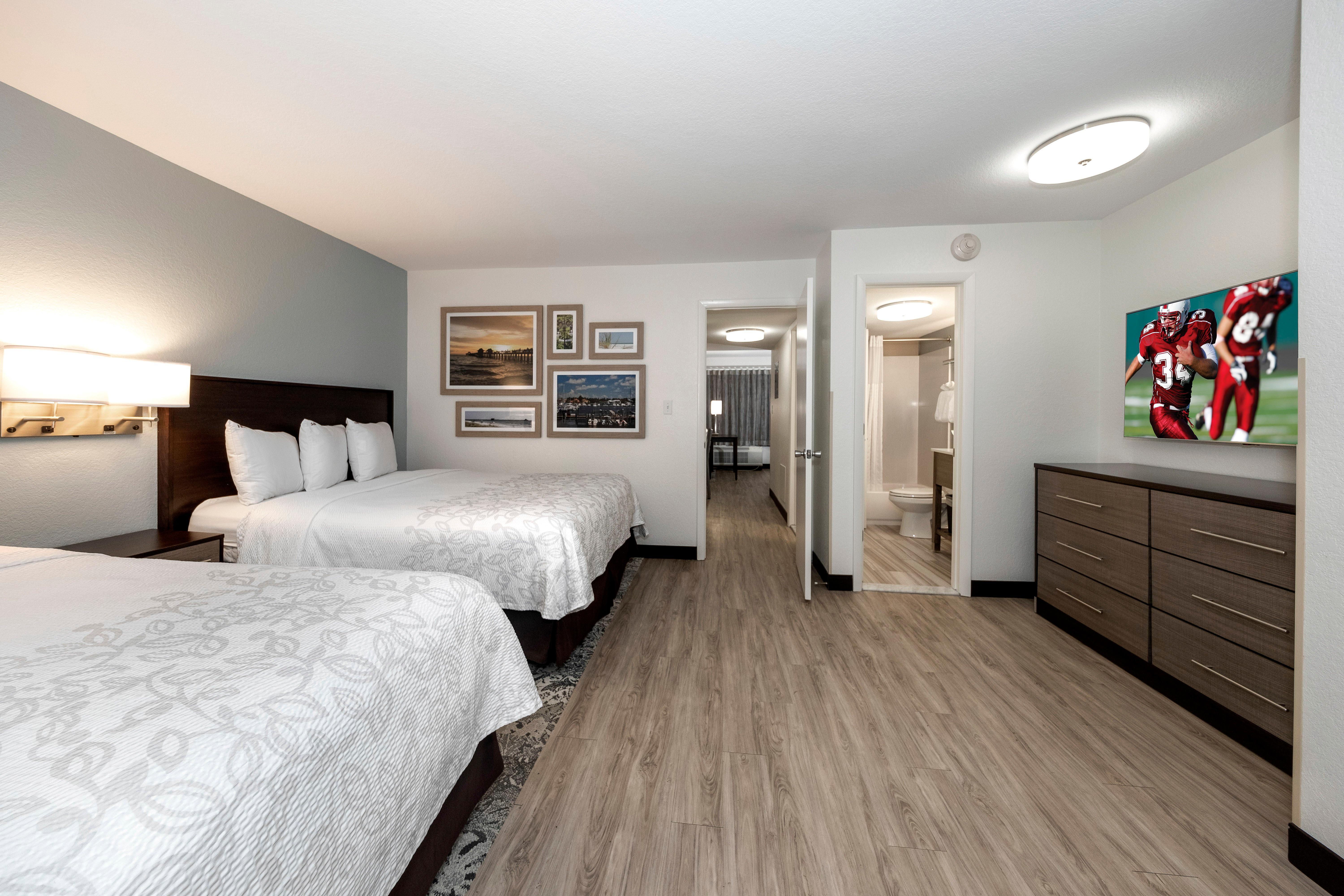 Red Roof Inn Plus+ & Suites Naples Downtown-5Th Ave S מראה חיצוני תמונה