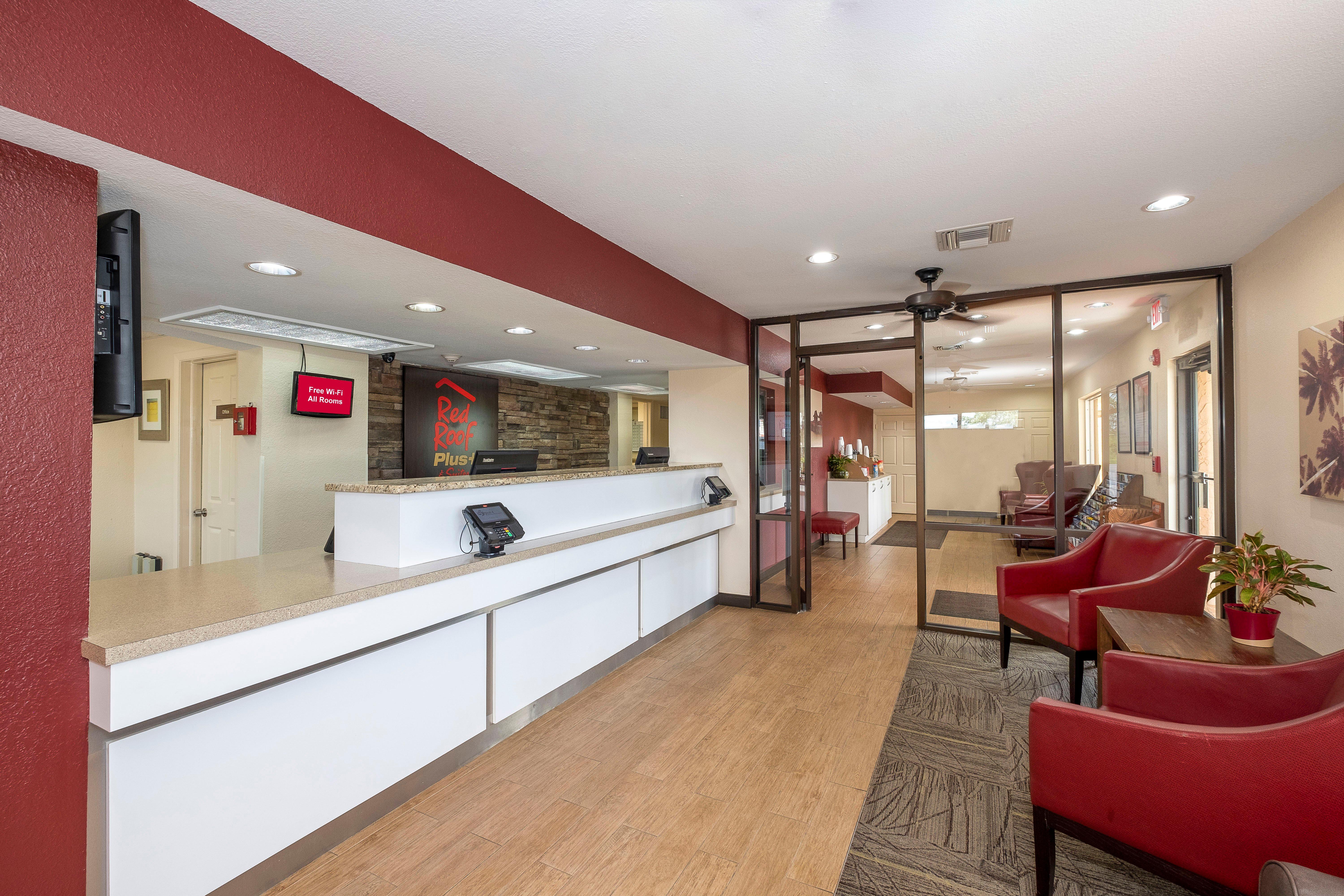 Red Roof Inn Plus+ & Suites Naples Downtown-5Th Ave S מראה חיצוני תמונה