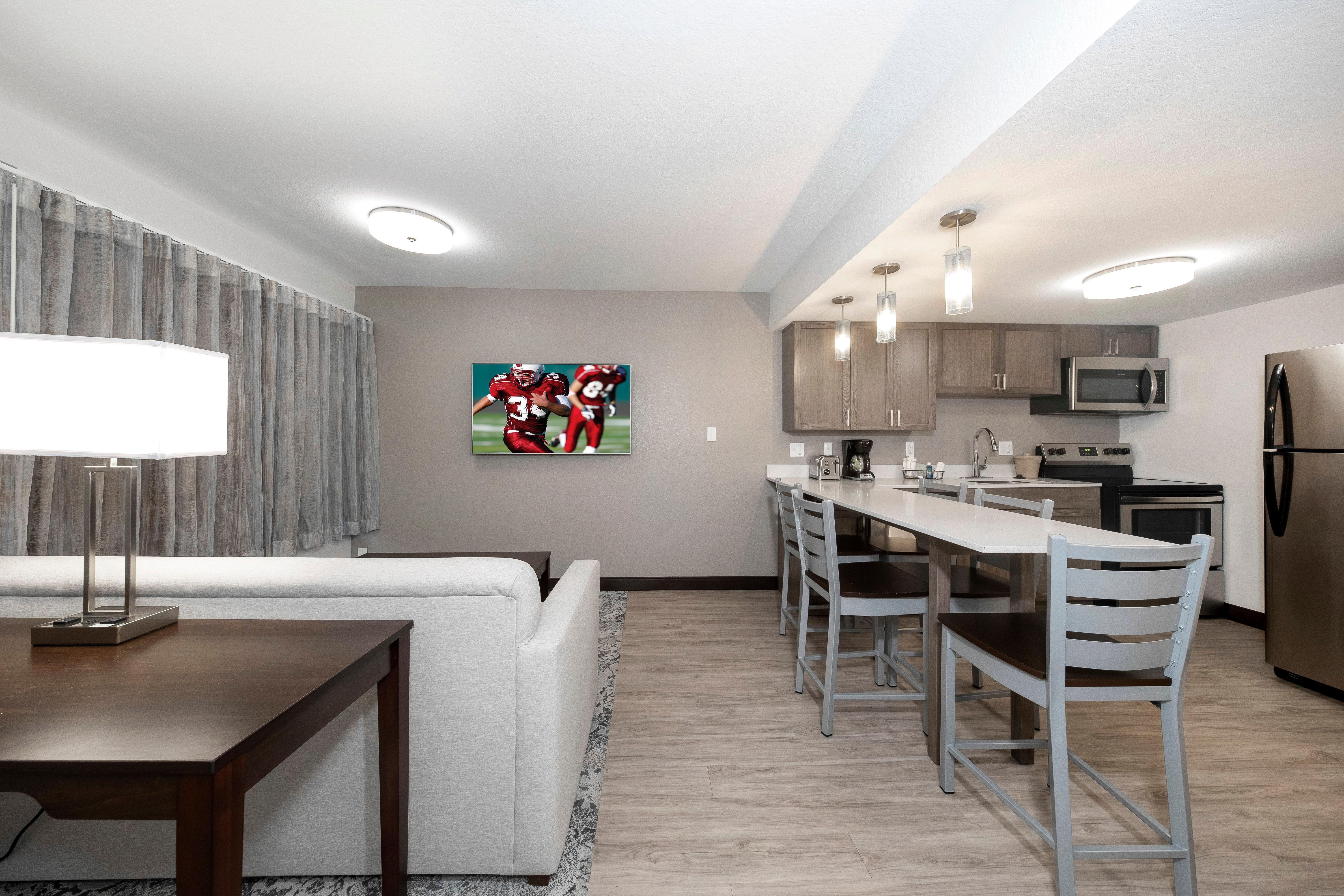 Red Roof Inn Plus+ & Suites Naples Downtown-5Th Ave S מראה חיצוני תמונה