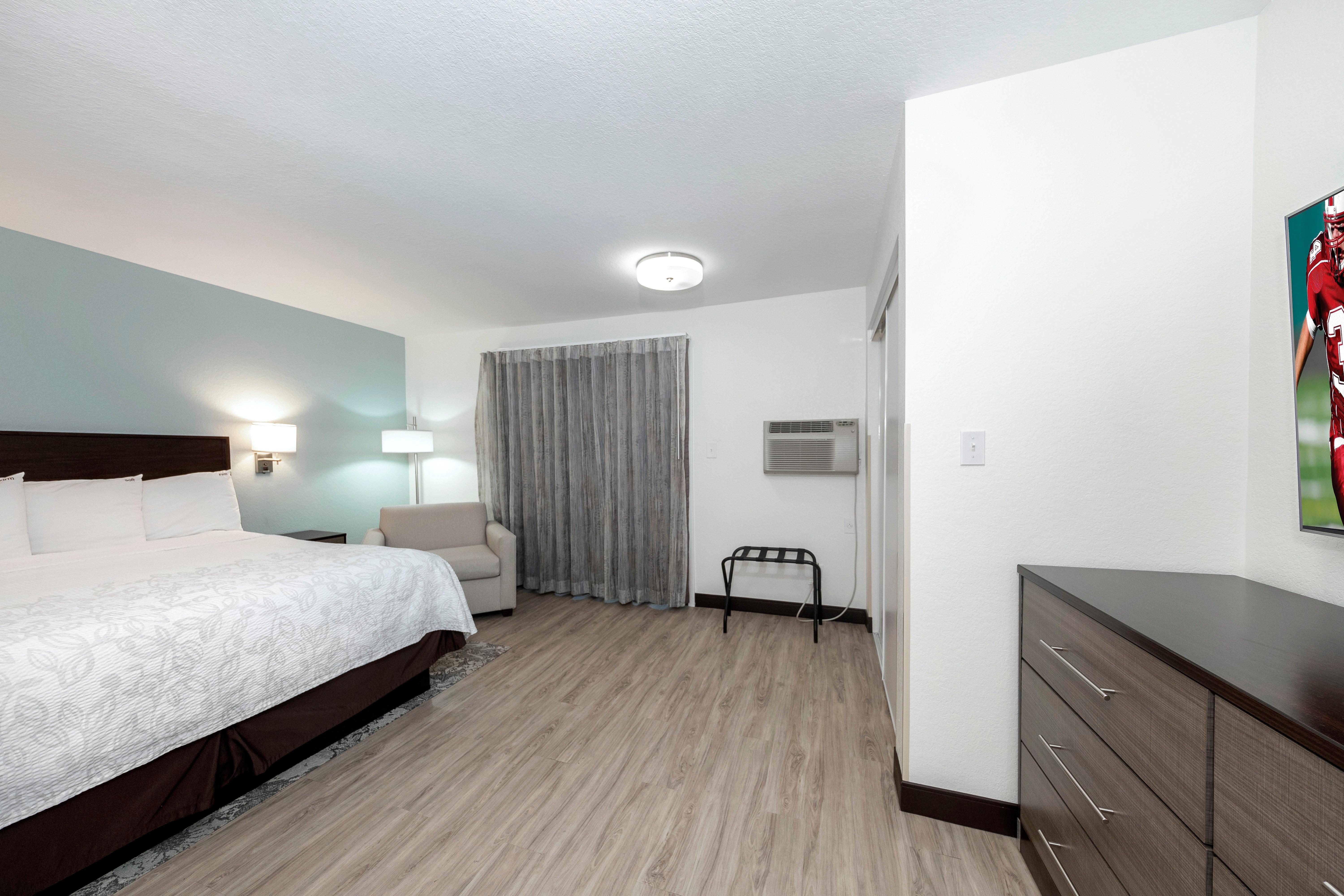 Red Roof Inn Plus+ & Suites Naples Downtown-5Th Ave S מראה חיצוני תמונה