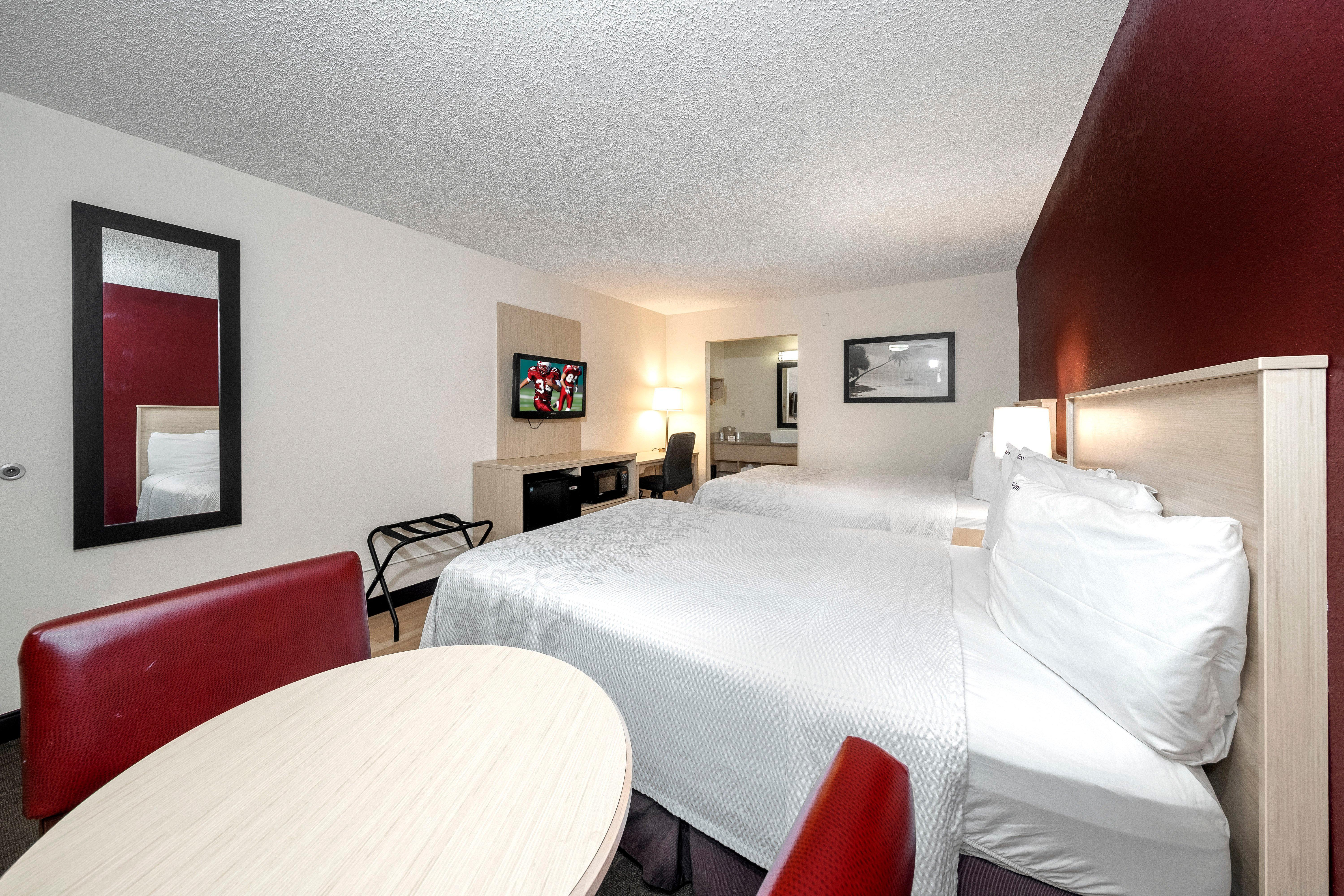 Red Roof Inn Plus+ & Suites Naples Downtown-5Th Ave S מראה חיצוני תמונה