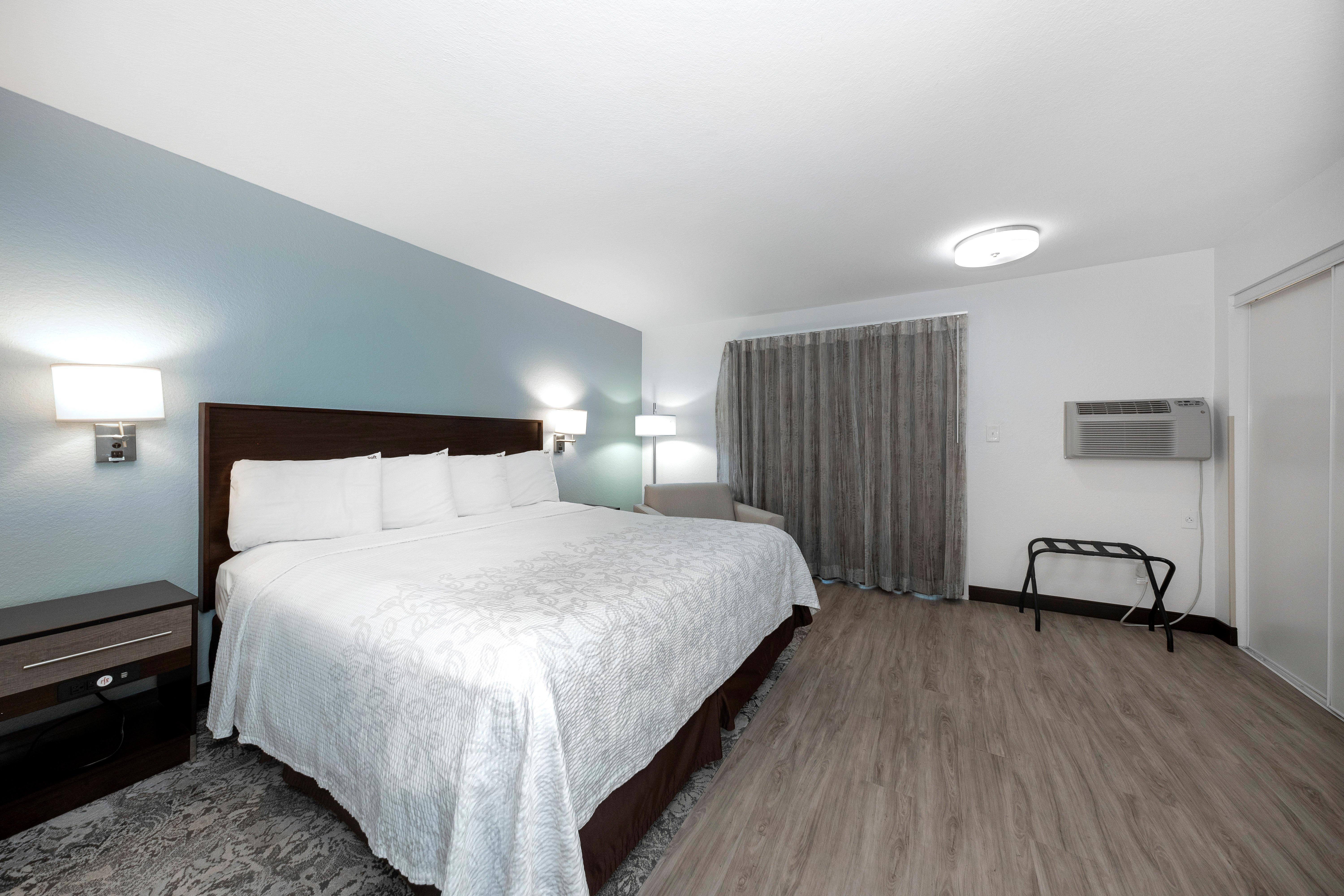 Red Roof Inn Plus+ & Suites Naples Downtown-5Th Ave S מראה חיצוני תמונה