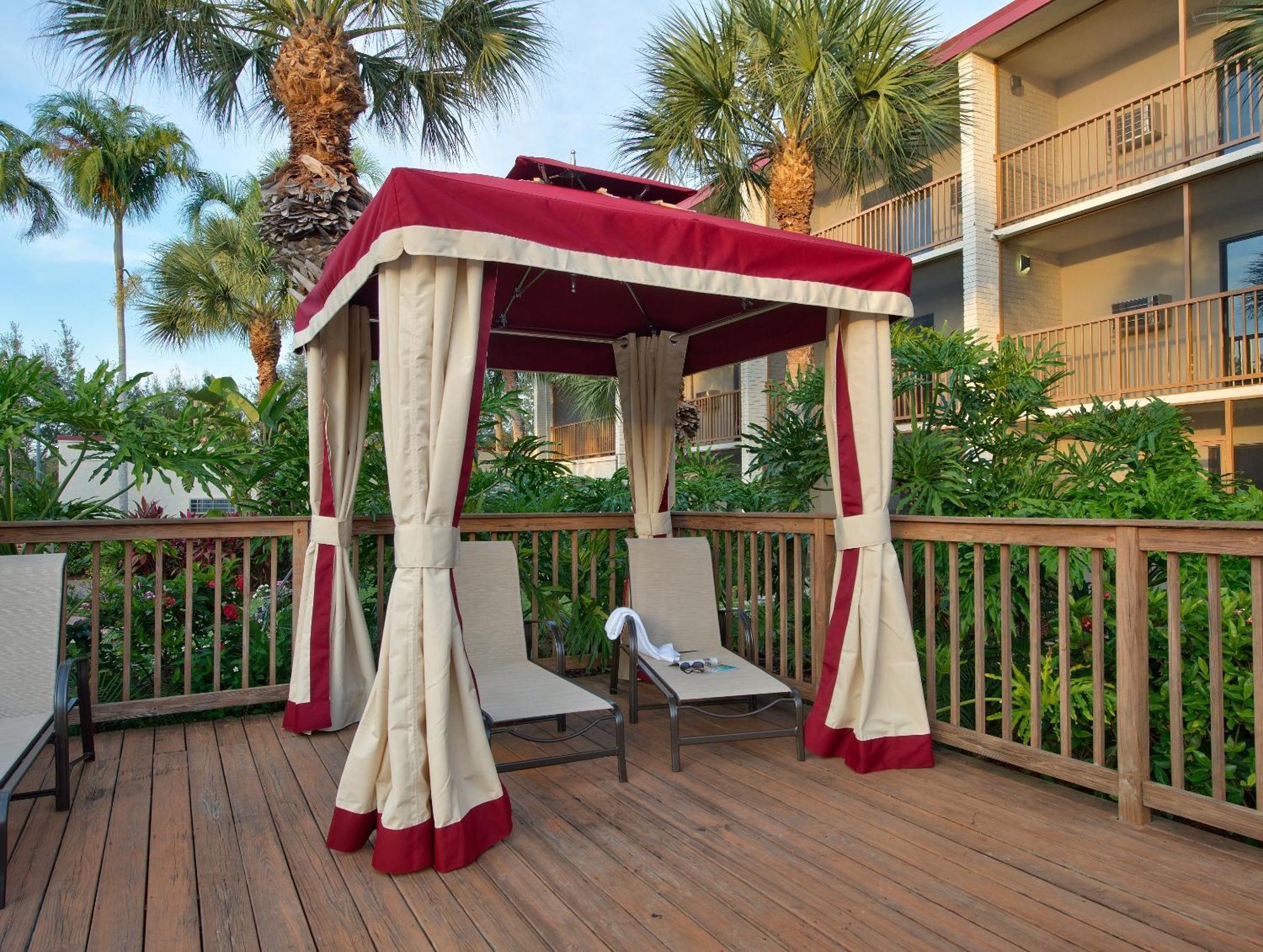 Red Roof Inn Plus+ & Suites Naples Downtown-5Th Ave S מראה חיצוני תמונה
