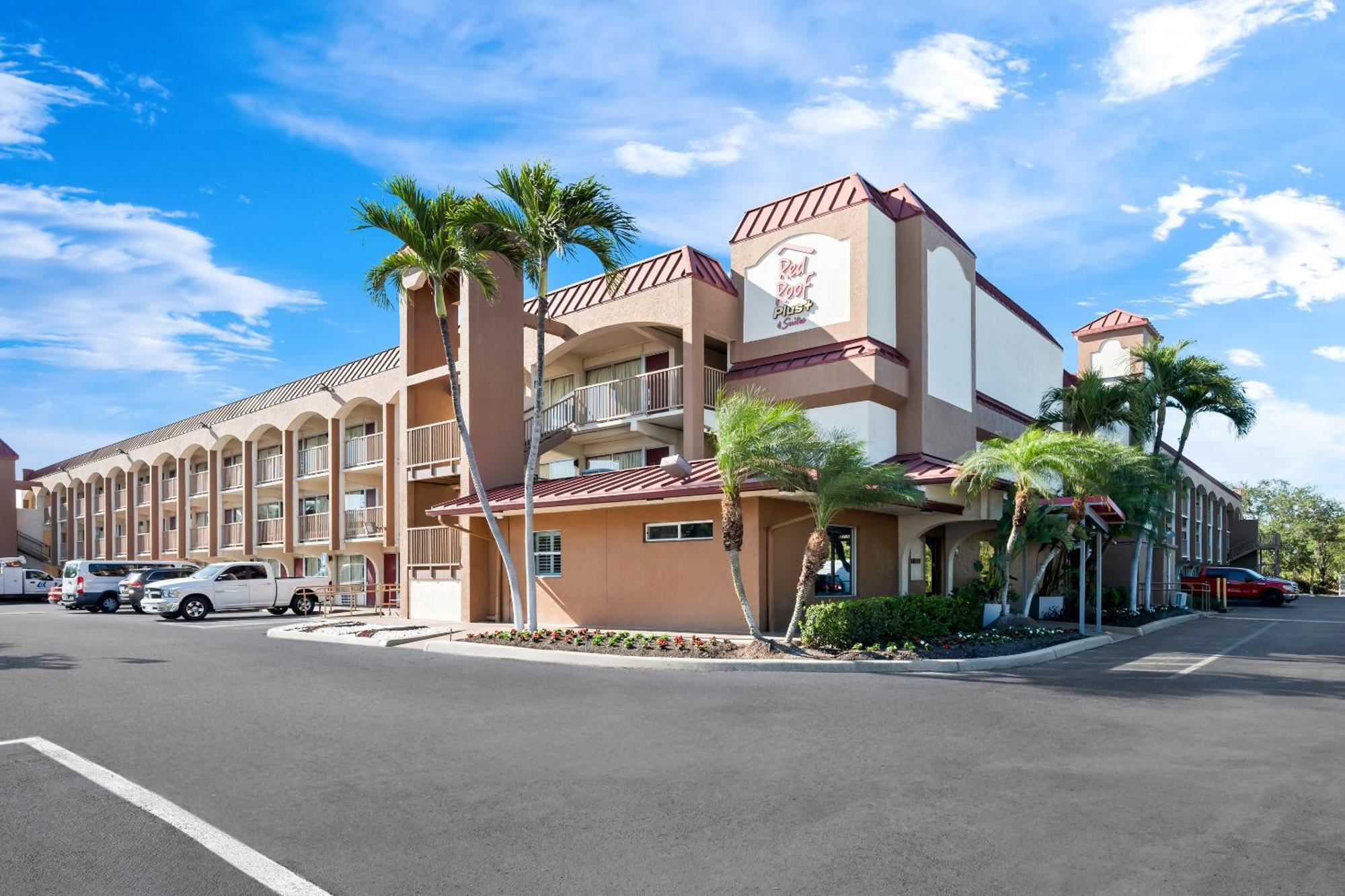 Red Roof Inn Plus+ & Suites Naples Downtown-5Th Ave S מראה חיצוני תמונה