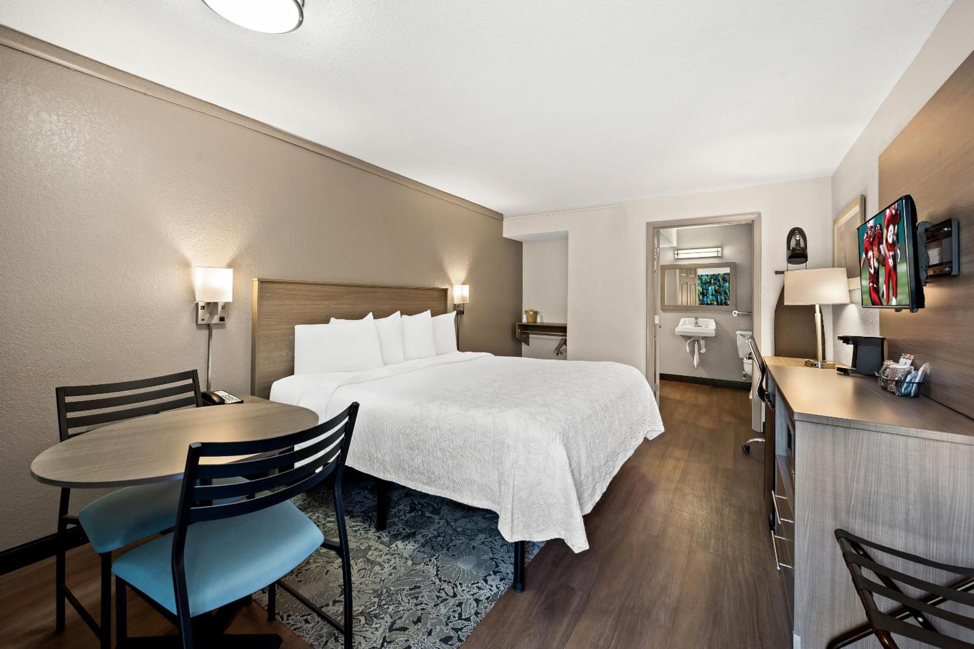 Red Roof Inn Plus+ & Suites Naples Downtown-5Th Ave S מראה חיצוני תמונה