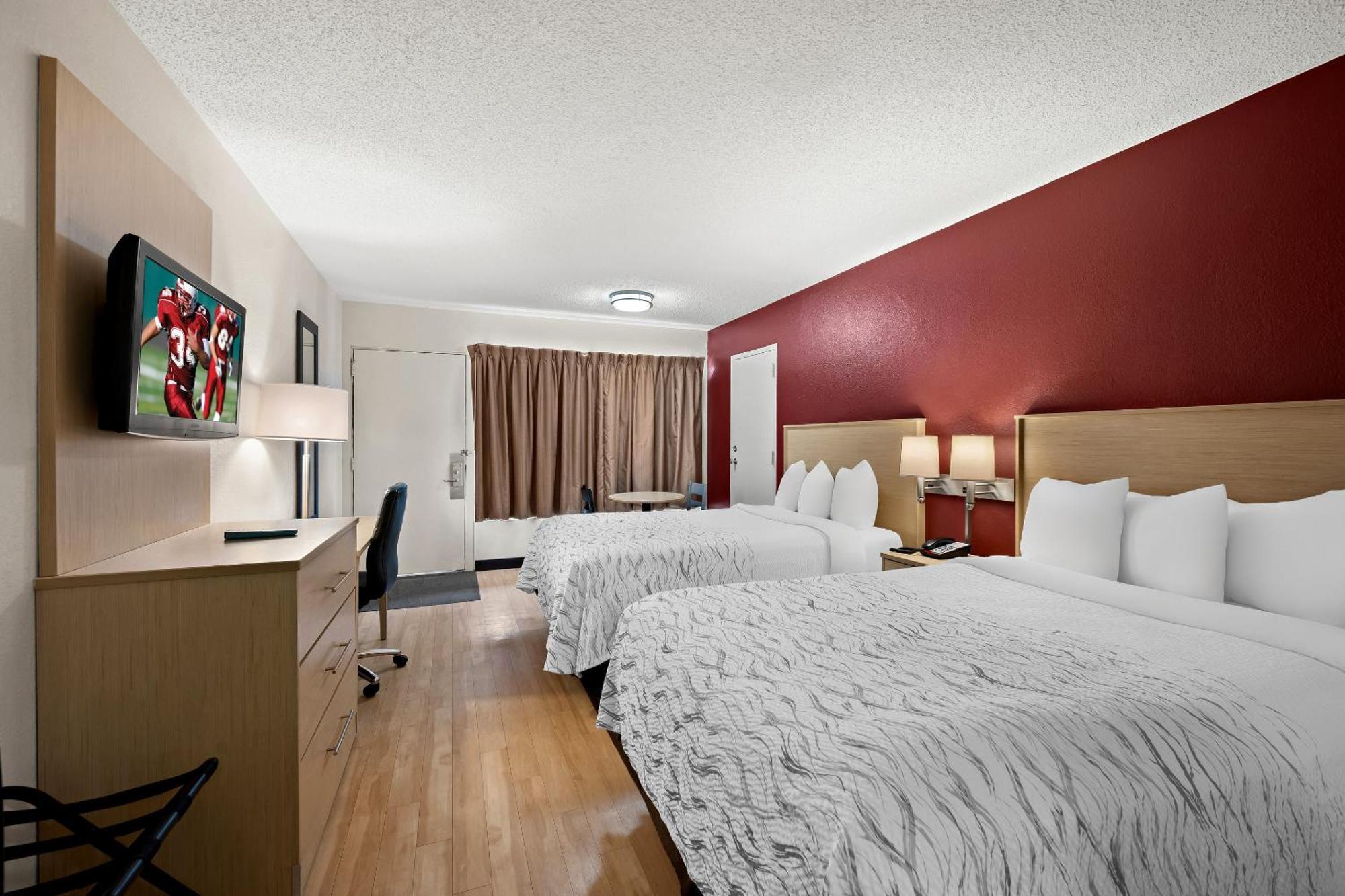 Red Roof Inn Plus+ & Suites Naples Downtown-5Th Ave S מראה חיצוני תמונה