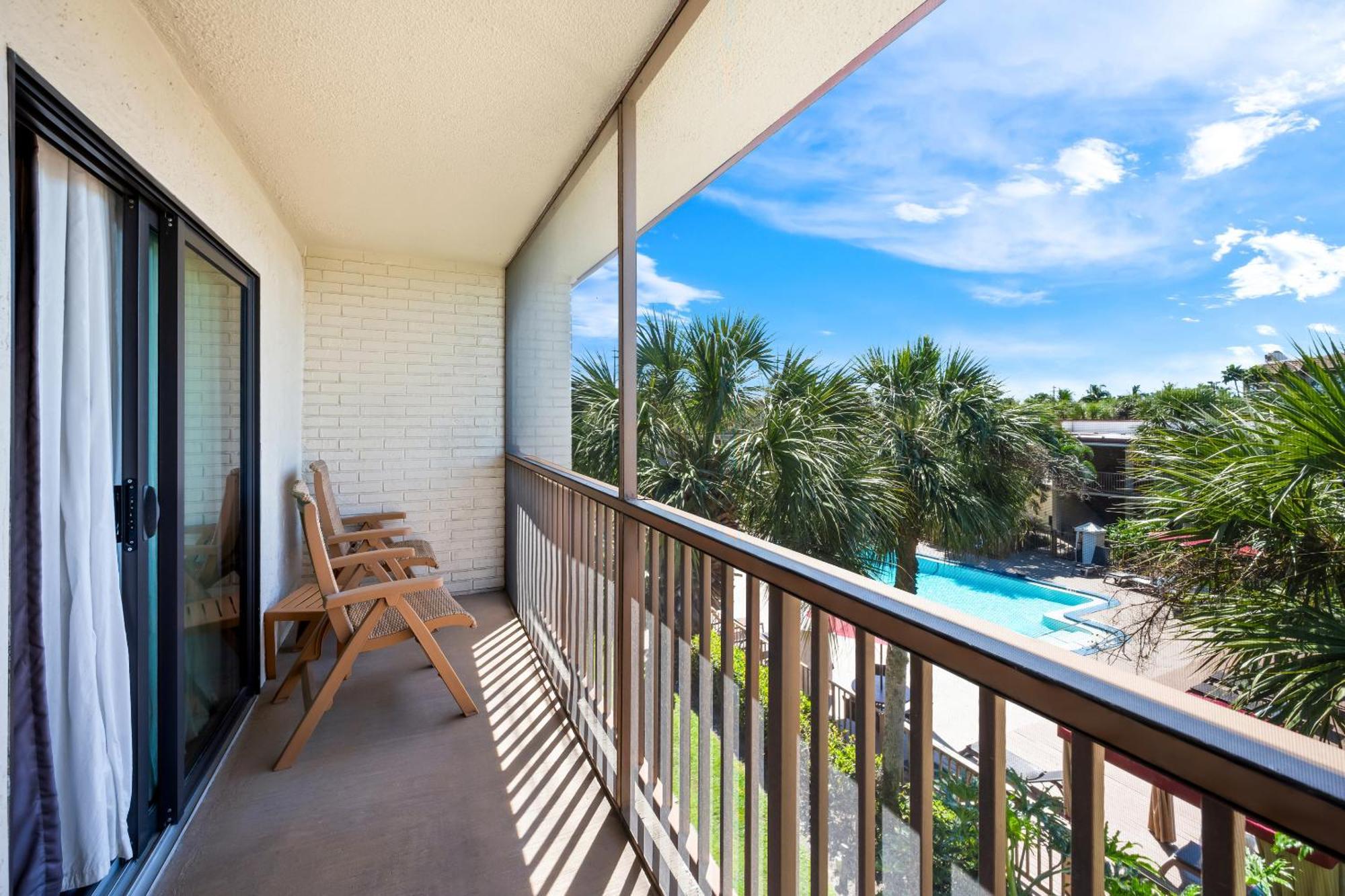 Red Roof Inn Plus+ & Suites Naples Downtown-5Th Ave S מראה חיצוני תמונה