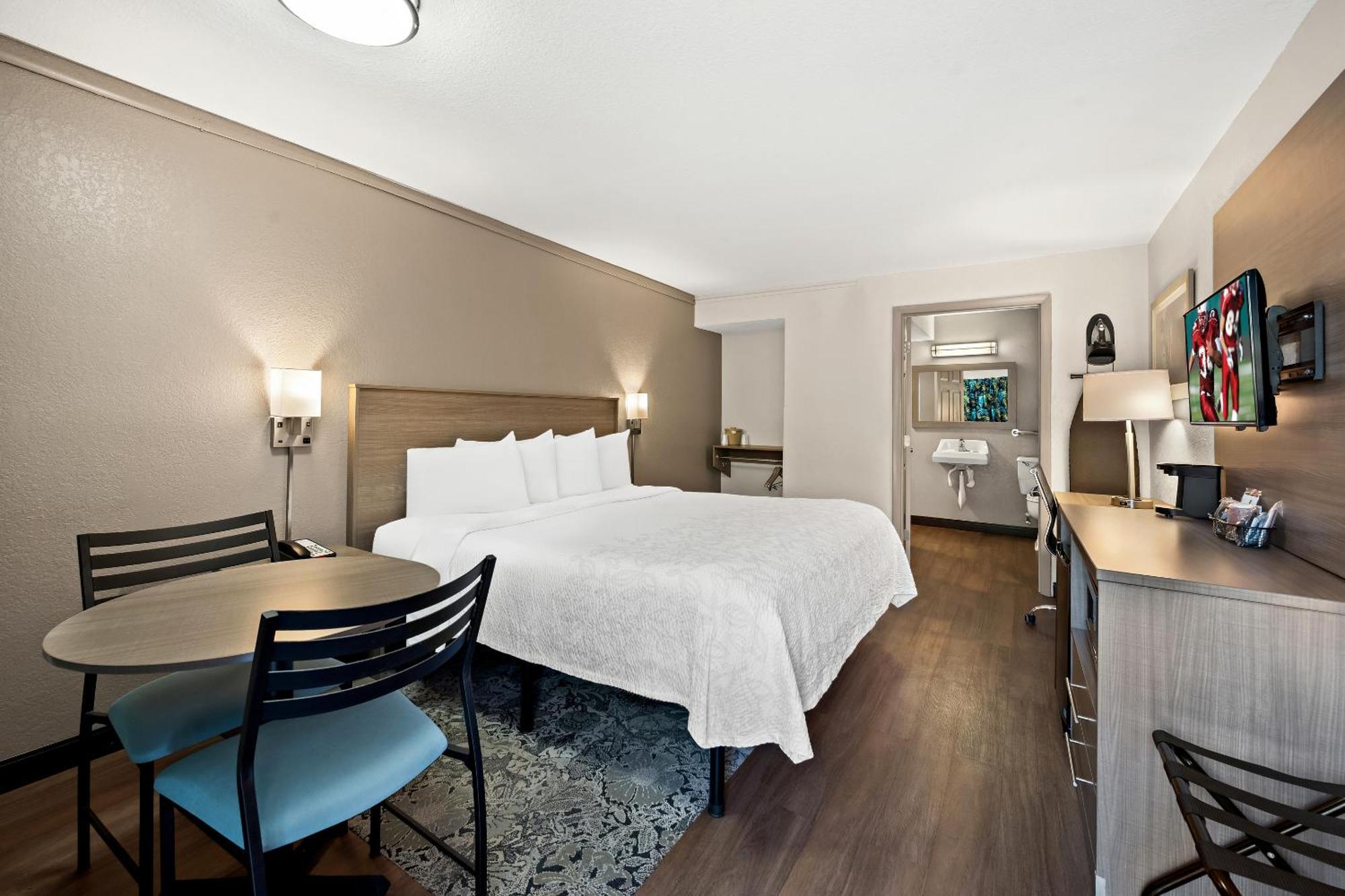 Red Roof Inn Plus+ & Suites Naples Downtown-5Th Ave S מראה חיצוני תמונה