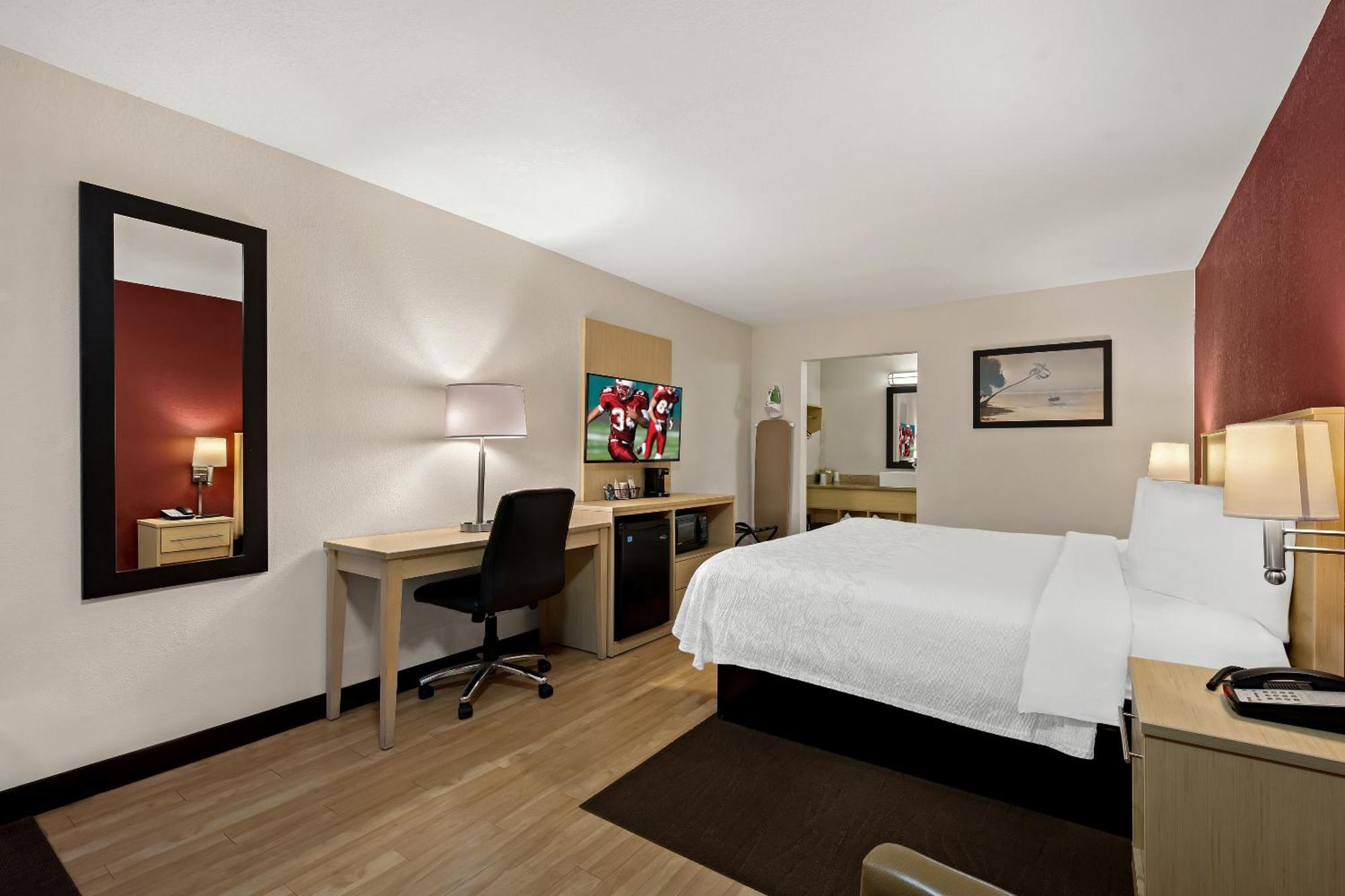 Red Roof Inn Plus+ & Suites Naples Downtown-5Th Ave S מראה חיצוני תמונה